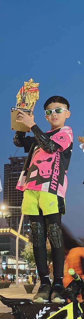 橘色小旋風