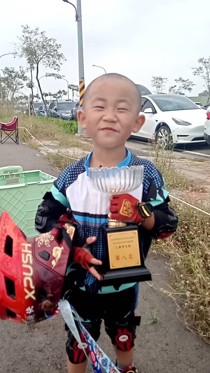亮亮